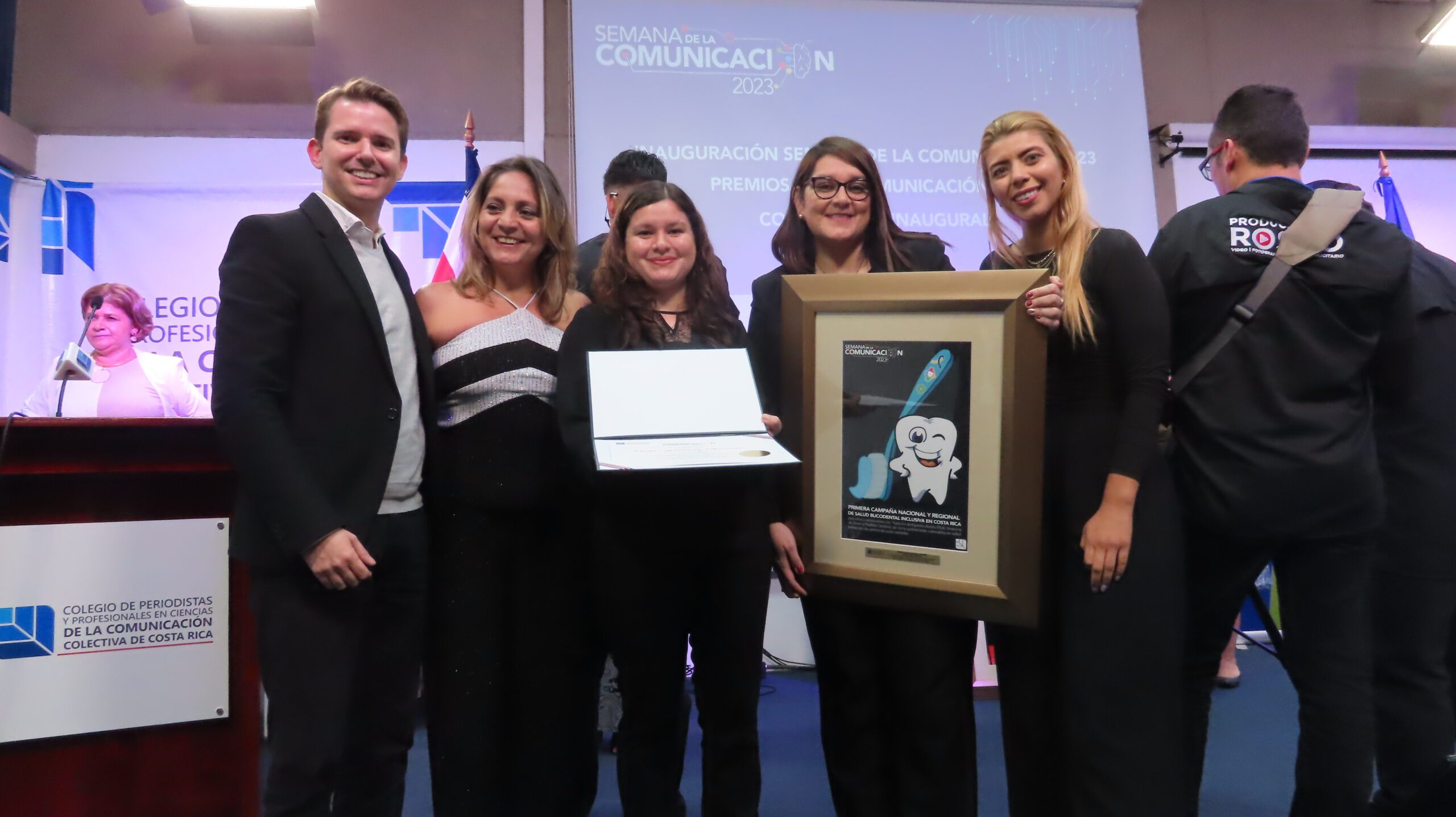 CCDCR recibe premio “Norma Loaiza Gutiérrez” por Campaña de Salud Bucodental Inclusiva